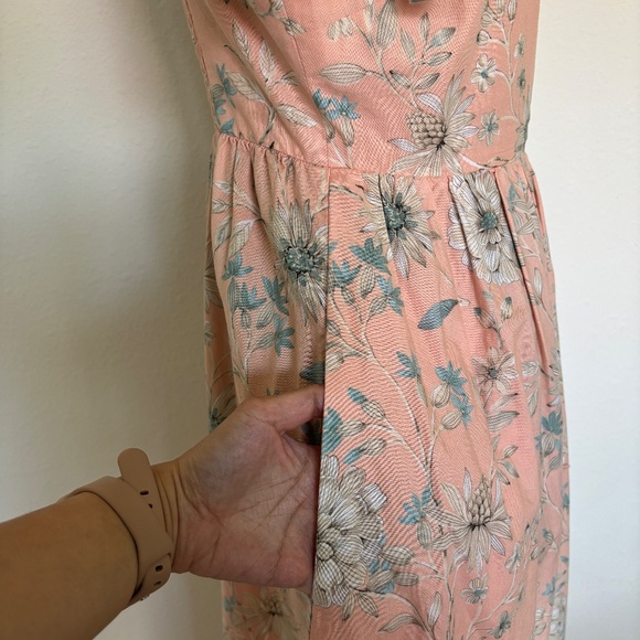 Gal Meets Glam Makenna Pink Floral Maxi Dress with Shoulder Ties and Pockets - Picture 5 of 6